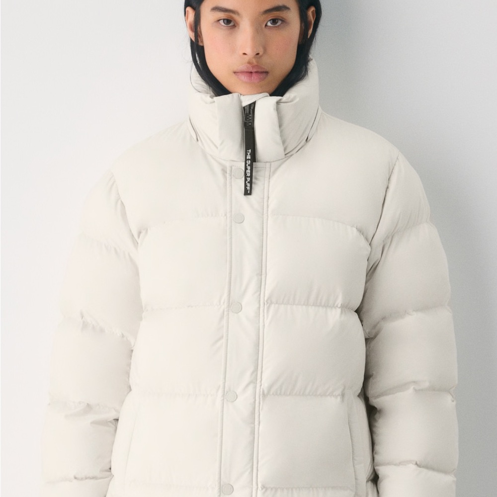 Aritzia Women's White Puffer Jacket